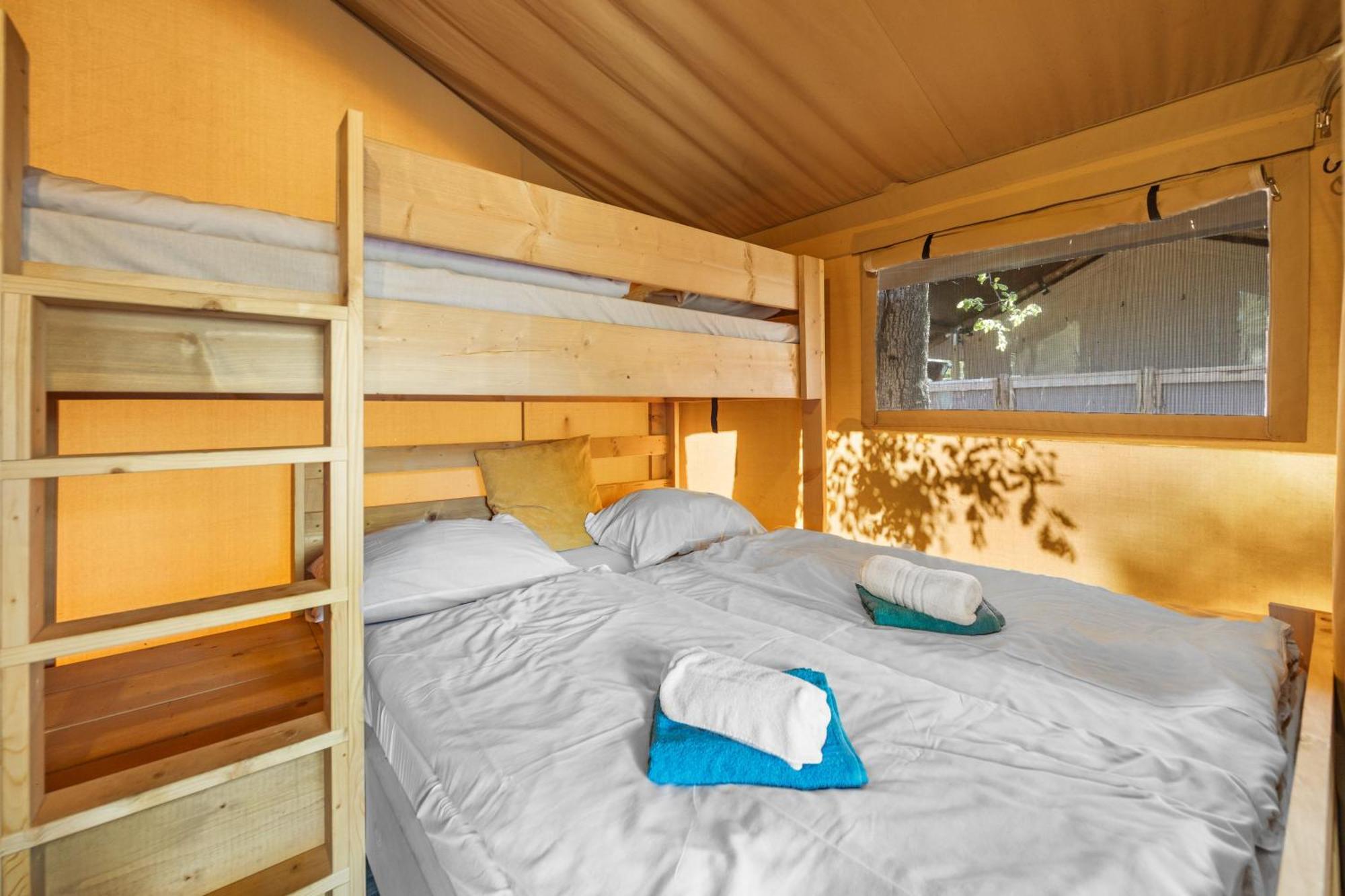 Easyatent Safari Tent Lanterna Červar-Porat Oda fotoğraf
