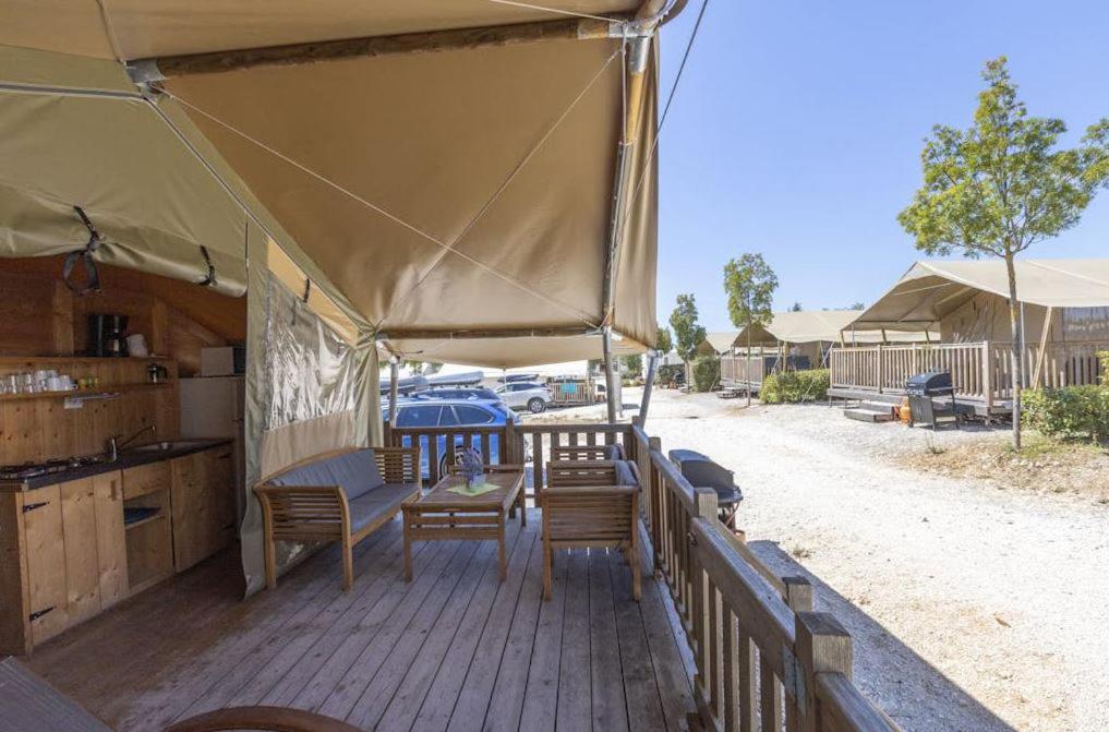 Easyatent Safari Tent Lanterna Červar-Porat Oda fotoğraf