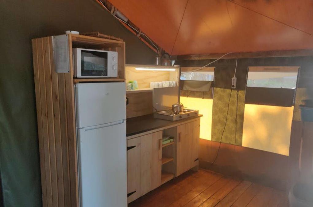 Easyatent Safari Tent Lanterna Červar-Porat Oda fotoğraf